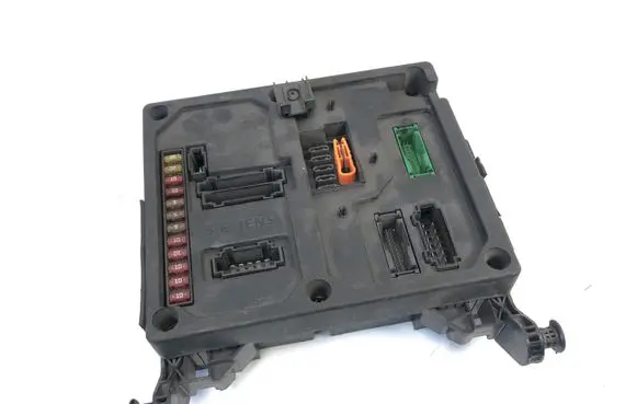 Volkswagen Sharan Fuse module S108145100G 7M0962258H 97VW14B205AC