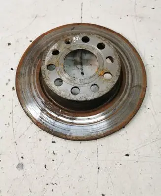 Volkswagen Golf VII Rear brake disc
