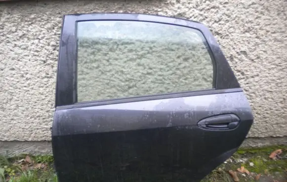 Fiat Linea Rear door