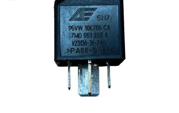 Volkswagen Touran I Other relay 7M0951253A V23136J6X45 95VW10K705CA