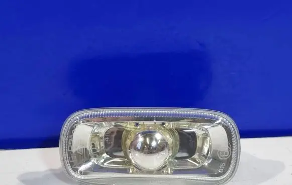 Audi A6 S6 C5 4B Front fender indicator light 8E0949127