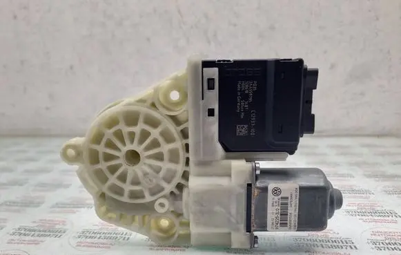 Volkswagen PASSAT B7 Rear door window regulator motor 3AA959795 3AA959703A
