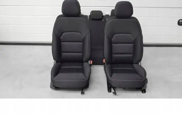 Infiniti Q30 Seat set 