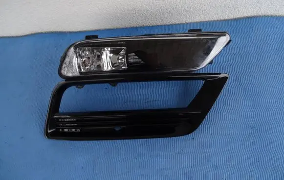 Volkswagen Golf VII Front bumper lower grill 5G0853666G