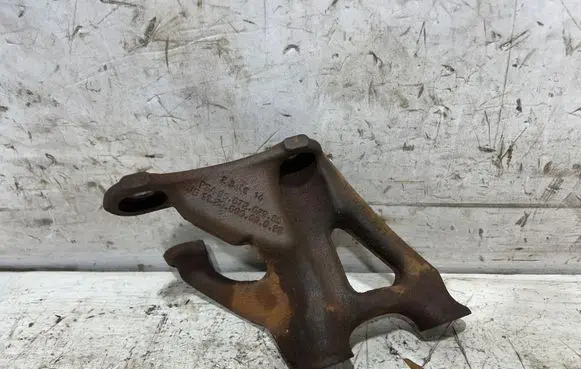 Peugeot 508 Engine mounting bracket 9687262980