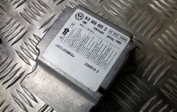 Volkswagen Golf V Airbag control unit/module 1K0909605D