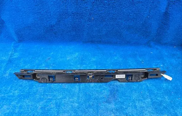 BMW 5 G60 G61 Rear bumper mounting bracket 5A0F8A7