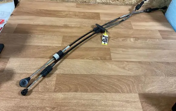 Ford Focus Gear shift cable linkage 4M5R7E395HB 8V012V