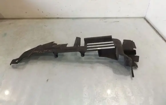 Peugeot 206+ Intercooler air guide/duct channel