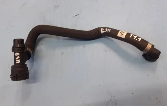 BMW 4 F32 F33 Engine coolant pipe/hose 8635766