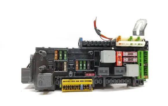 Mercedes-Benz C W204 Fuse module 2049060005 5DK00922588 2049015402