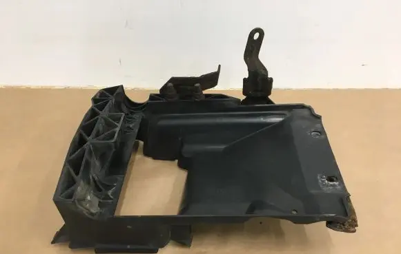 Radiator support slam panel bracket