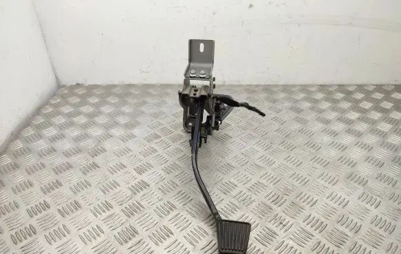 Hyundai Tucson TL Clutch pedal 32802D3000 93840B2100