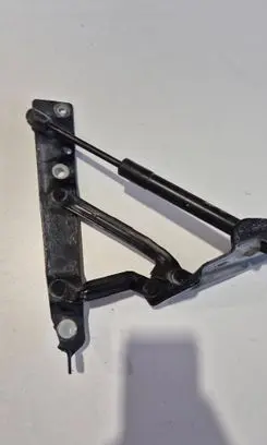 Dodge Challenger Tailgate/trunk/boot hinge