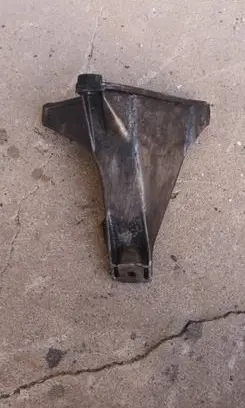 Volkswagen PASSAT B5.5 Engine mounting bracket 8D0199308F