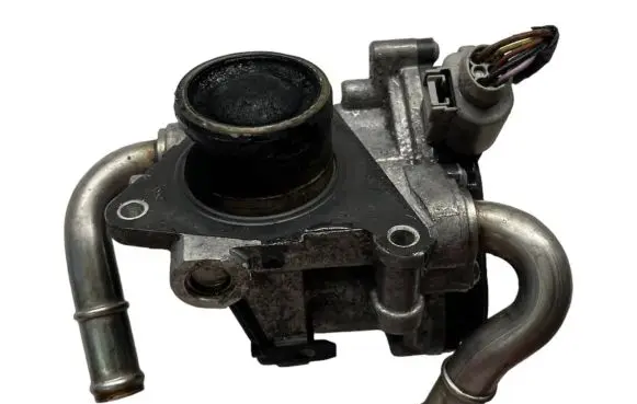 Volkswagen Touran III EGR valve 04L131501RV110