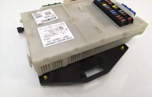 Ford Galaxy Fuse module 6G9T14A073DJ 3659AF01125TP 6G9T14A301EE
