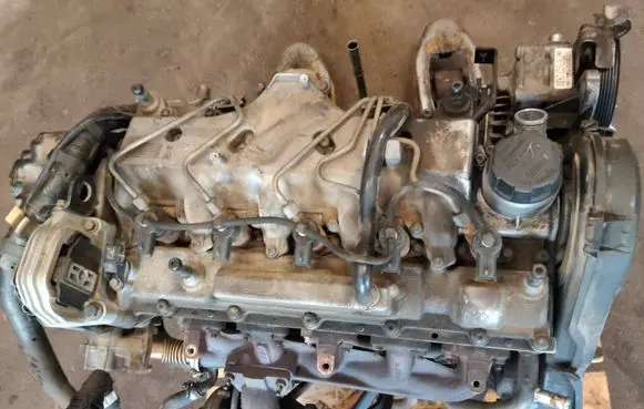 Volvo V70 Engine D5244T 6901044 260185