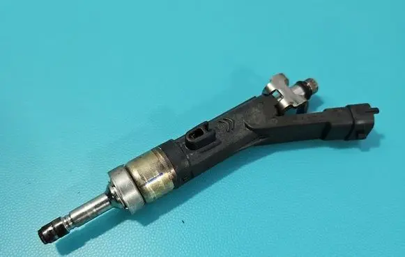 Peugeot 2008 I Fuel injector 9810335380 IMPRK1602538