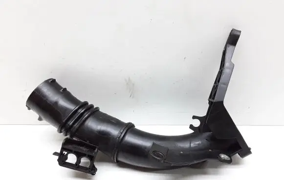 Volvo V60 Intercooler hose/pipe AV6Q9351BC