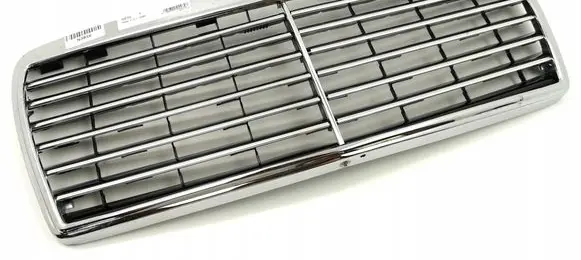 Mercedes-Benz E W124 Front bumper upper radiator grill 1613039