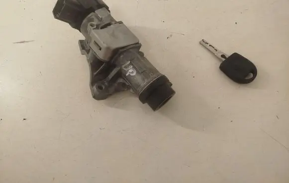 Volkswagen Up Ignition lock 6R0905851B