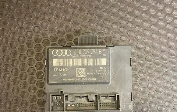 Audi Q7 4L Door control unit/module 4L0959794B 4L0910795B