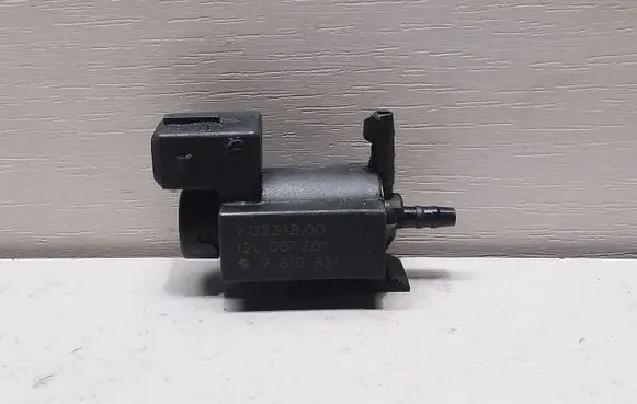 BMW 5 E60 E61 Vacuum valve 7810831 70231800