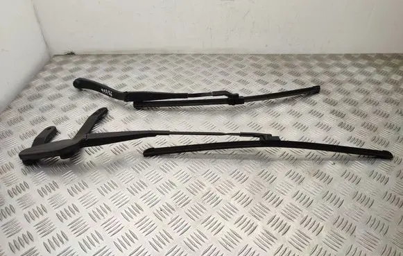 Mercedes-Benz E W212 Front wiper blade arm A2128200944 A2128201344