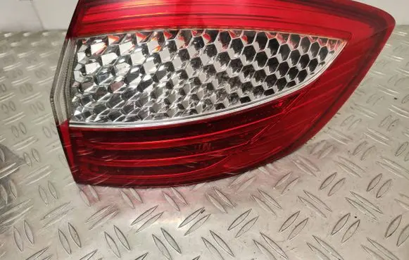 Ford Mondeo MK IV Rear/tail lights 7S7113404B