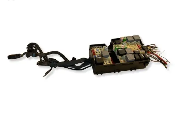 Volvo V40 Fuse module AV6T14A067AC