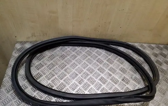Volkswagen Golf V Front door rubber seal 1K4867911D