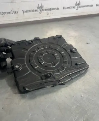 Peugeot 2008 I Other engine bay part 9688828380