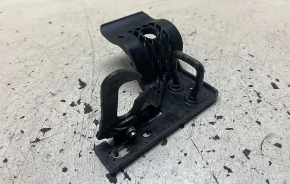 Audi A3 S3 8P Engine bonnet/hood lock/catch 8P0823480