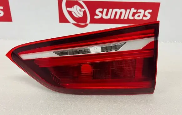 Tailgate rear/tail lights