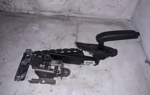 Peugeot 308 Handbrake/parking brake lever assembly