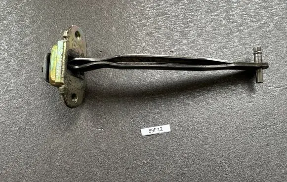 Nissan Patrol Y60 Tailgate check strap stopper 9047106J00
