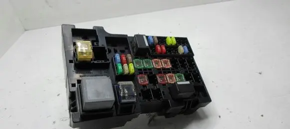 Jaguar XF Relay mounting block FG887f088ikfgm