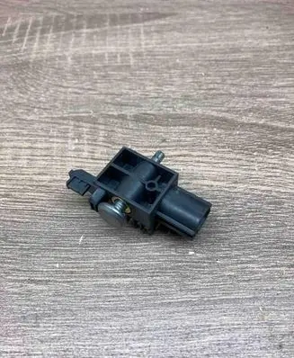 Renault Clio III Airbag deployment crash/impact sensor 8200529572