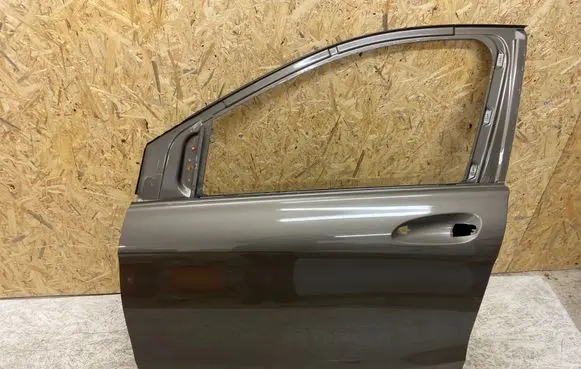 Mercedes-Benz B W246 W242 Front door A2467222316 09133A