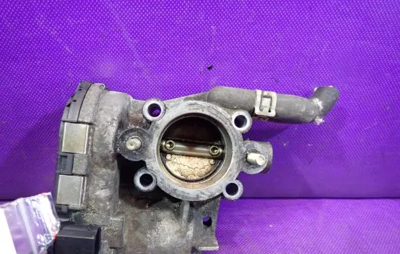 Opel Corsa C Throttle body valve 9157512