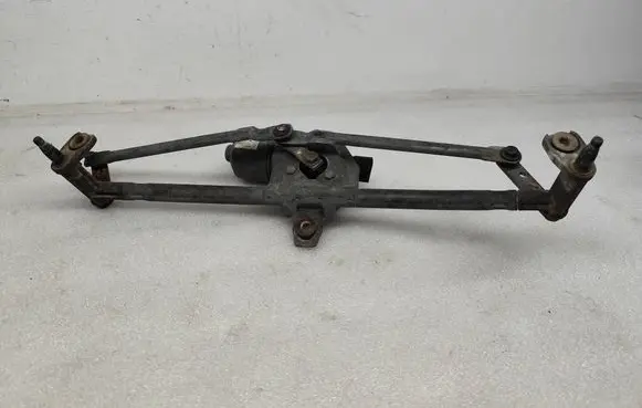 Front wiper linkage and motor