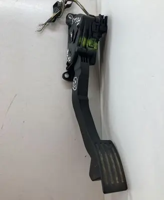 Ford Focus Accelerator throttle pedal 4M519F836BH