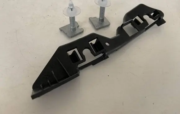 Audi A8 S8 D4 4H Front bumper mounting bracket 4H0807131B