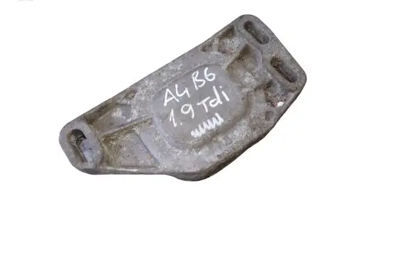 Audi A4 S4 B6 8E 8H Engine mounting bracket 8D0199335D