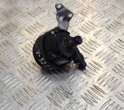 BMW X3 F25 Electric auxiliary coolant/water pump 7643949