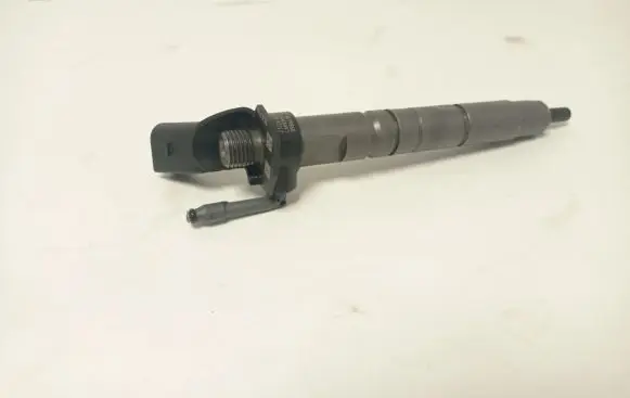 Mercedes-Benz C W205 Fuel injector A6510702987