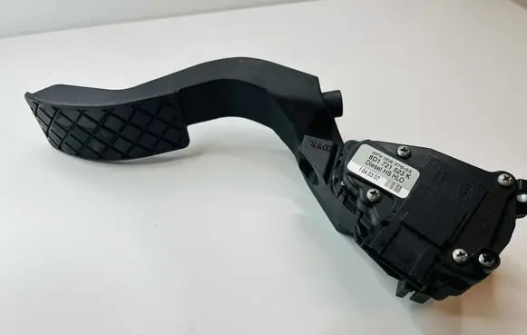 Skoda Superb B5 (3U) Accelerator throttle pedal 8D1721523K 6PV00837603