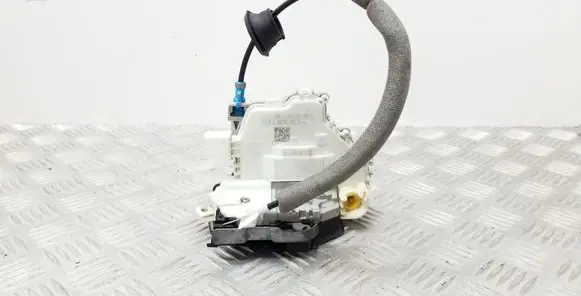 Audi A3 S3 8V Front door lock 8X1837015C