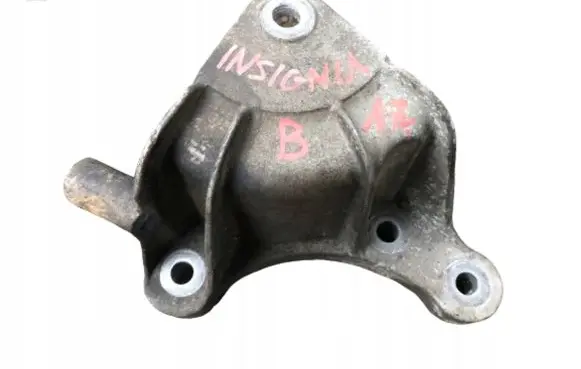 Opel Insignia B Gearbox mounting bracket 84154411